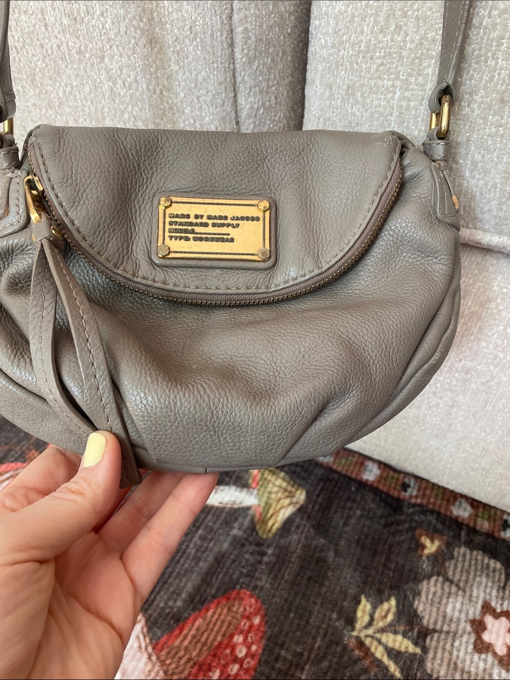Marc by Marc Jacobs Pebbled Gray Leather Natasha Crossbody Gold Plaque As Is - Picture 6 of 11
